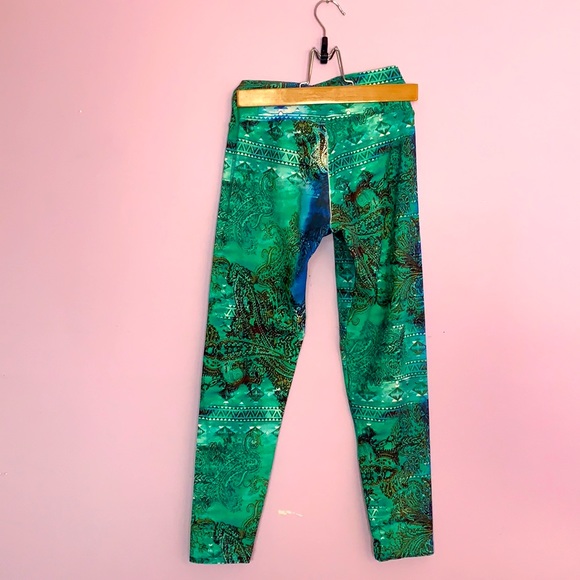 Liquido Funky Yoga Pants - Picture 3 of 5